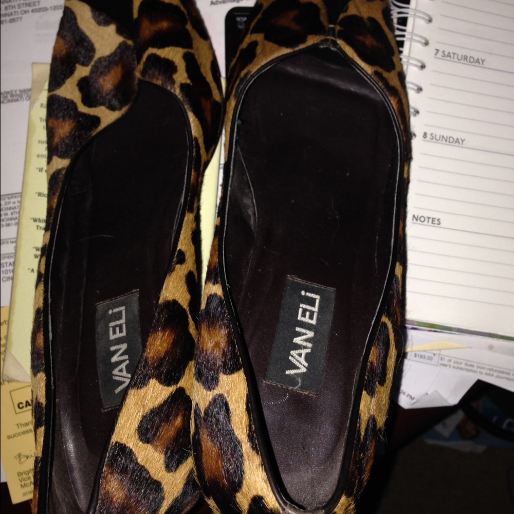 NWOB Vaneli animal print heels